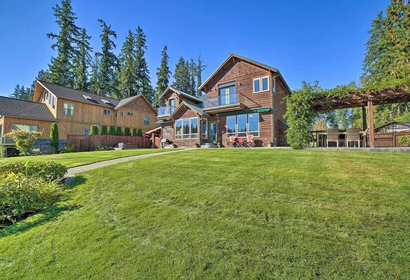 Lake Lovers Oasis: Hot Tub & Mt Rainier View!