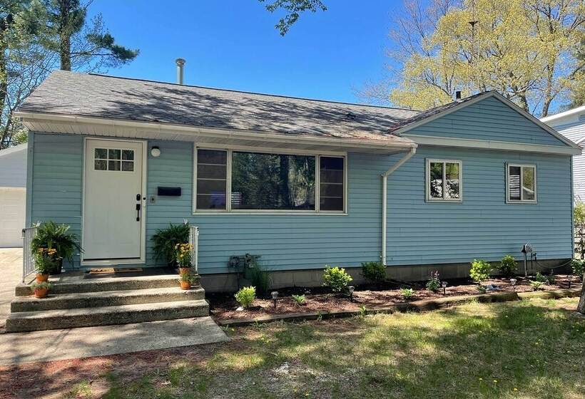 Walk To Beach: Lake Michigan Getaway!