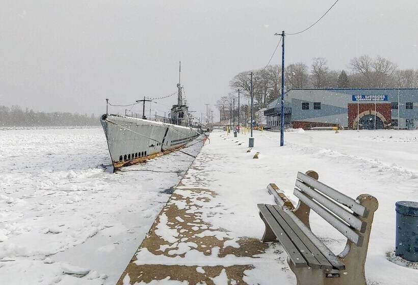 Walk To Beach: Lake Michigan Getaway!