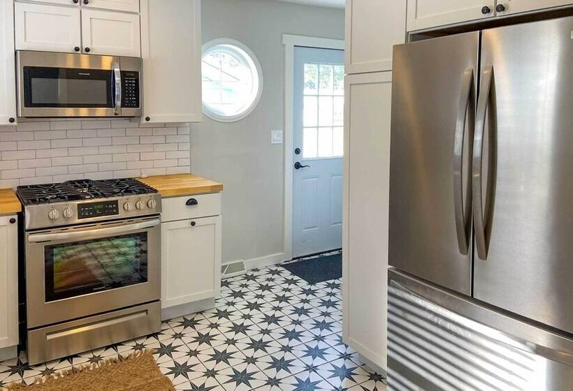 Walk To Beach: Lake Michigan Getaway!