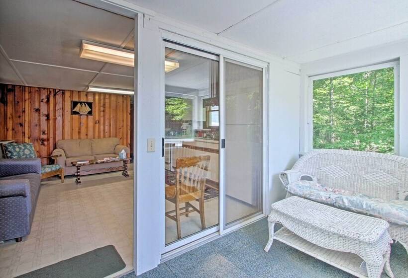 Lake Stinson Cottage W/ Sunroom & Shared Dock!