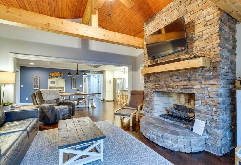 Lakefront Butler Home W/ Hot Tub & Fire Pit!