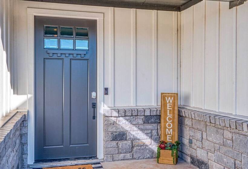 Lakefront Granbury Retreat W/ Patio & Fire Pit