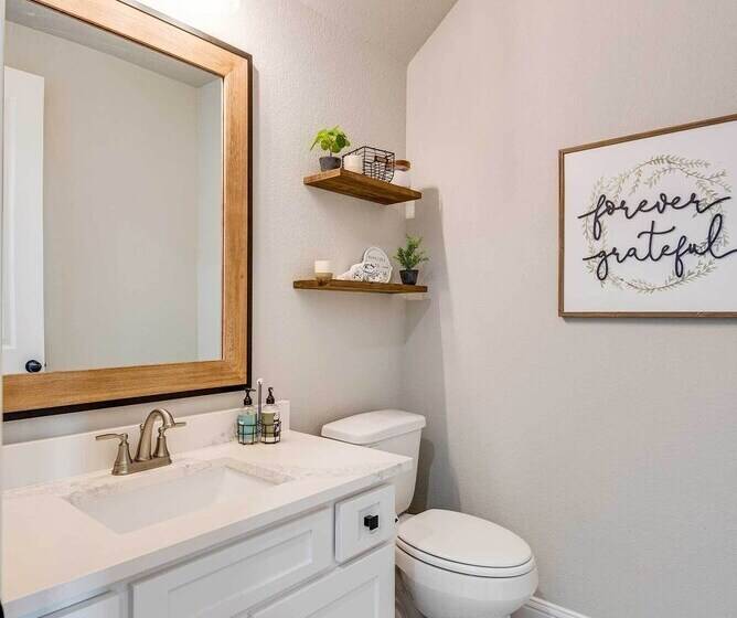 Lakefront Granbury Retreat W/ Patio & Fire Pit