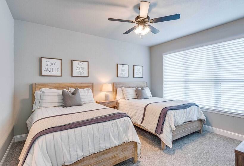 Lakefront Granbury Retreat W/ Patio & Fire Pit