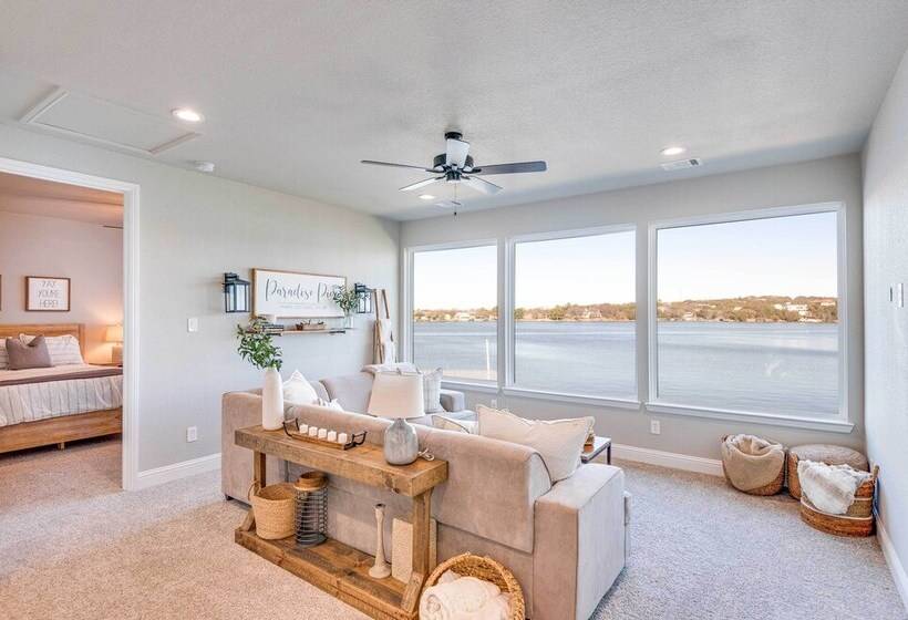 Lakefront Granbury Retreat W/ Patio & Fire Pit