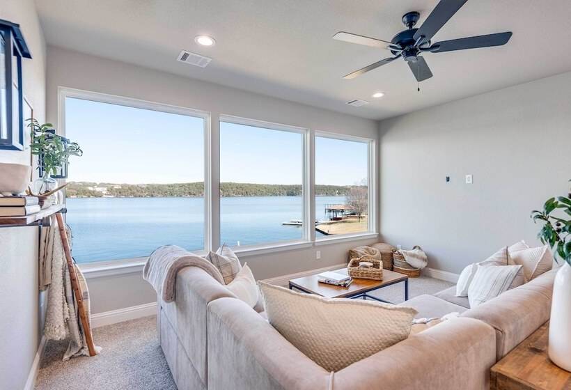 Lakefront Granbury Retreat W/ Patio & Fire Pit