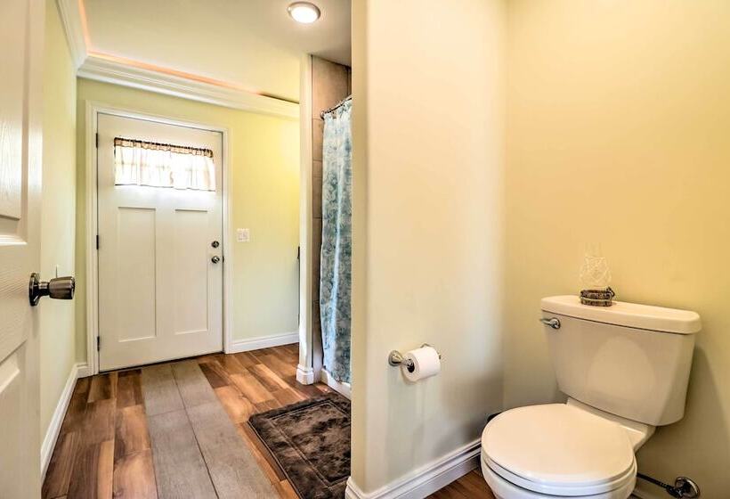 Lakefront Home: Tiki Bar, Bbq, & Fire Pit!