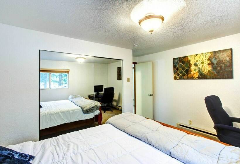 Lakefront Yelm Home: Lake Views + Pet Friendly!