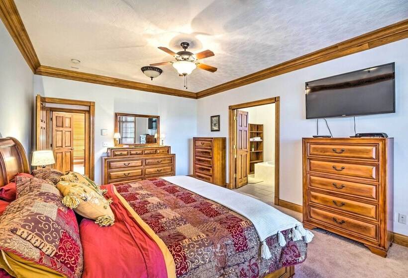 Lake Cumberland Retreat W/ Deck & Views!