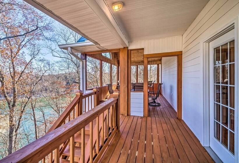 Lake Cumberland Retreat W/ Deck & Views!