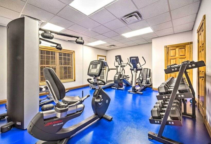 Lake Cumberland Retreat W/ Deck & Views!