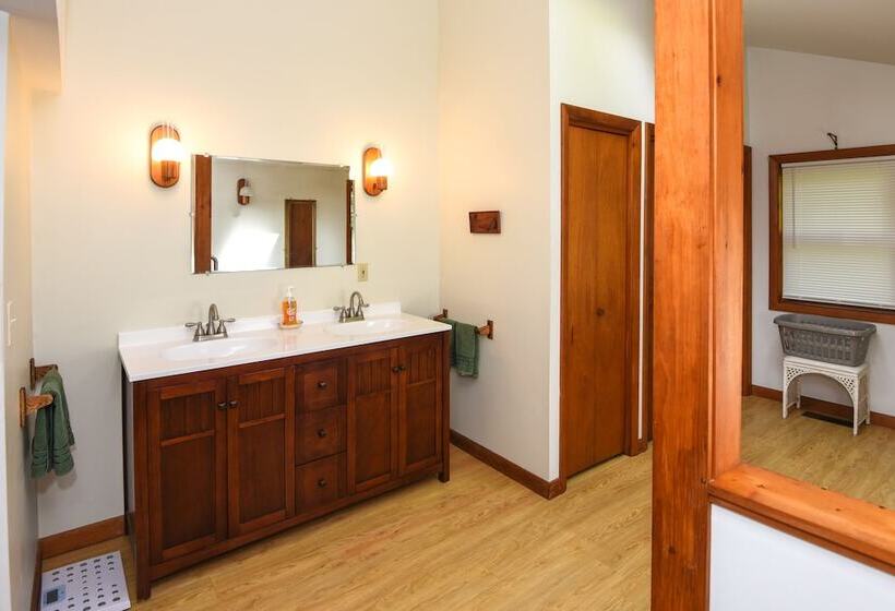 Life On The Lake With Private Dock & Fire Pit!