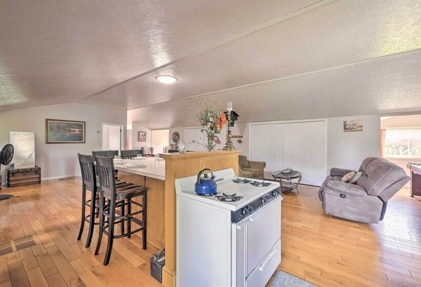 Loft Unplugged W/ Outdoor Space In Amish Country!