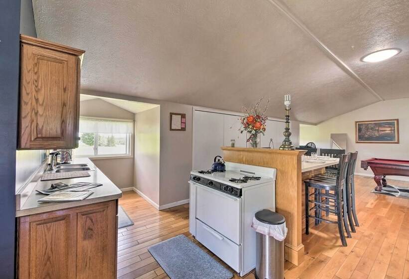 Loft Unplugged W/ Outdoor Space In Amish Country!