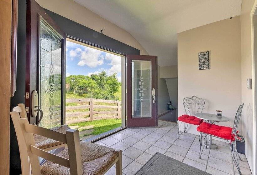 Loft Unplugged W/ Outdoor Space In Amish Country!