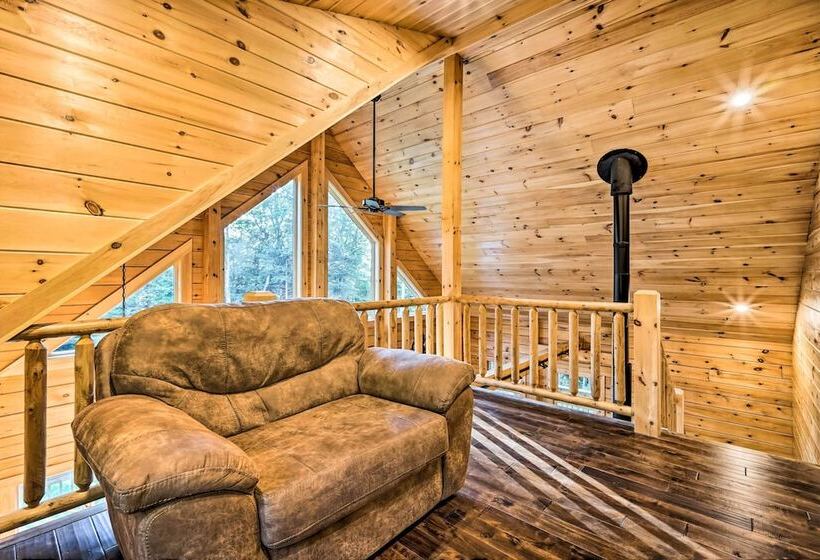 Londonderry Chalet W/ Deck, Fire Pit & Views!
