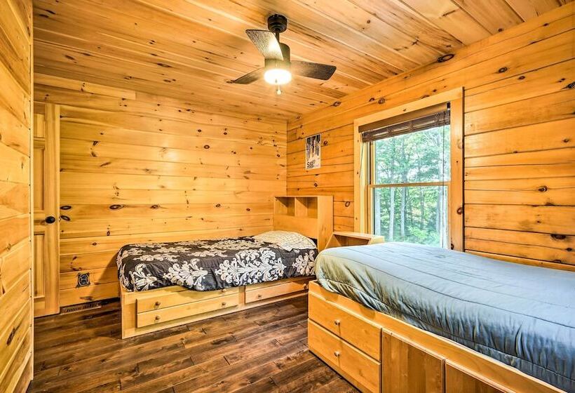 Londonderry Chalet W/ Deck, Fire Pit & Views!