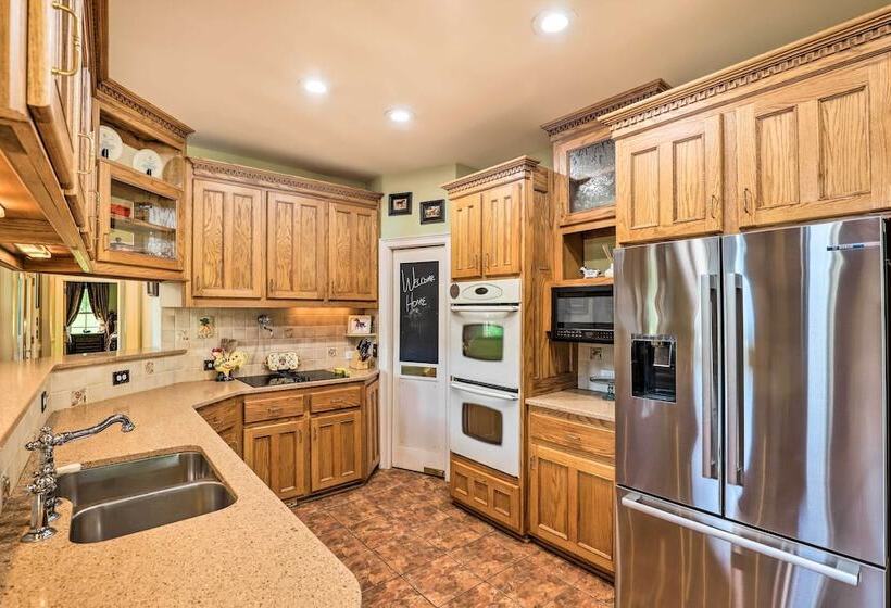 Lovely Equine Countryside Estate On 68 Acres