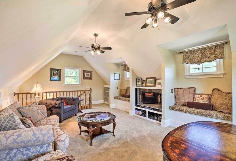 Lovely Equine Countryside Estate On 68 Acres