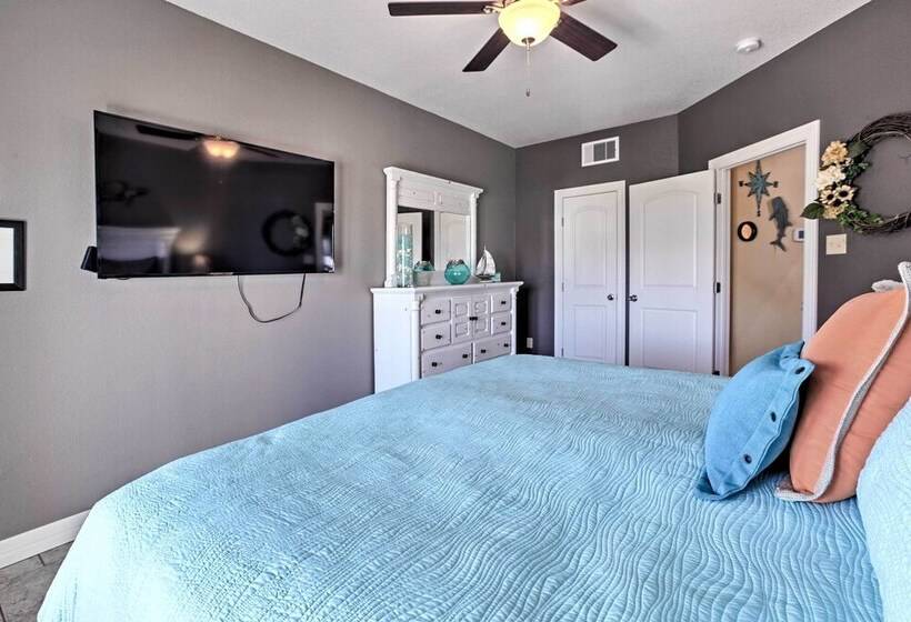 Steps From Gulf: Freeport Home W/ Water Views