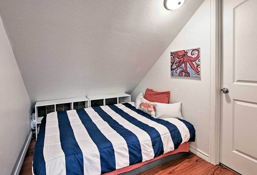 Steps From Gulf: Freeport Home W/ Water Views