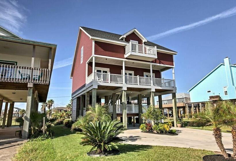 Steps From Gulf: Freeport Home W/ Water Views