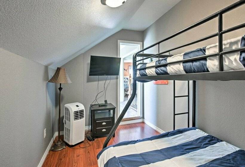 Steps From Gulf: Freeport Home W/ Water Views