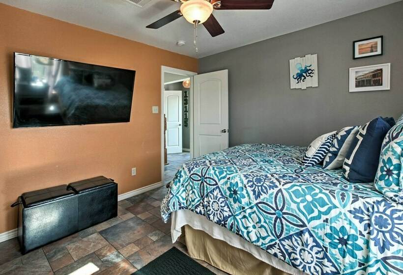 Steps From Gulf: Freeport Home W/ Water Views