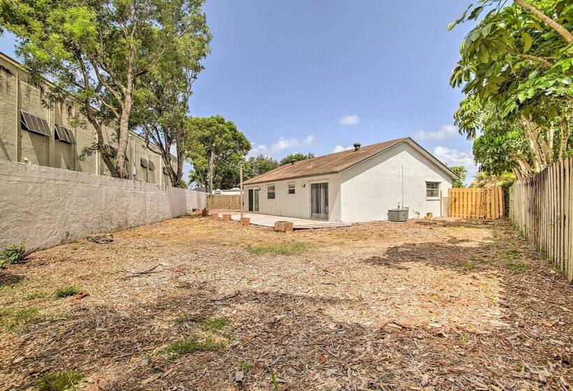 Lovely Lauderhill Retreat < 12 Mi To Beach!