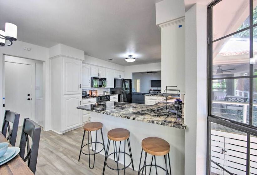 Luxe Lakehouse W/ Sunset Views On Lake Palestine!