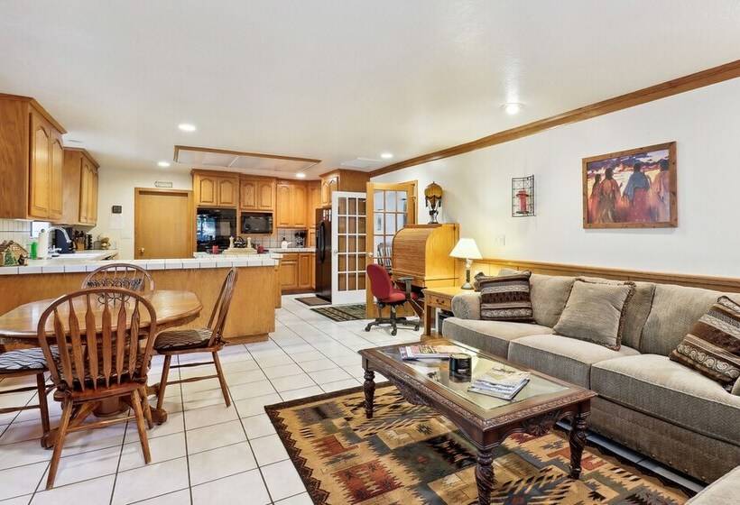 Lake Tahoe Family Home W/ Hot Tub & Game Room!