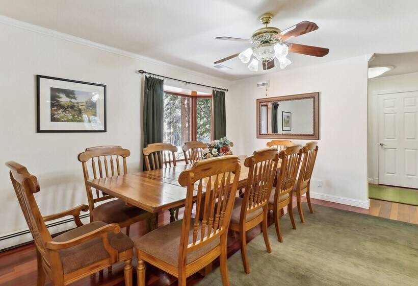 Lake Tahoe Family Home W/ Hot Tub & Game Room!