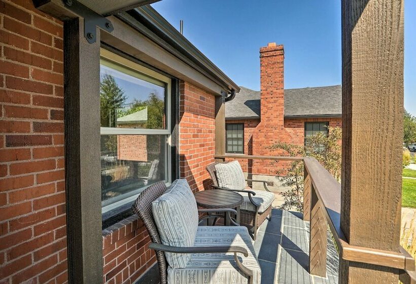 Luxe Home W/ Backyard Oasis ~ 1 Mi To Midtown