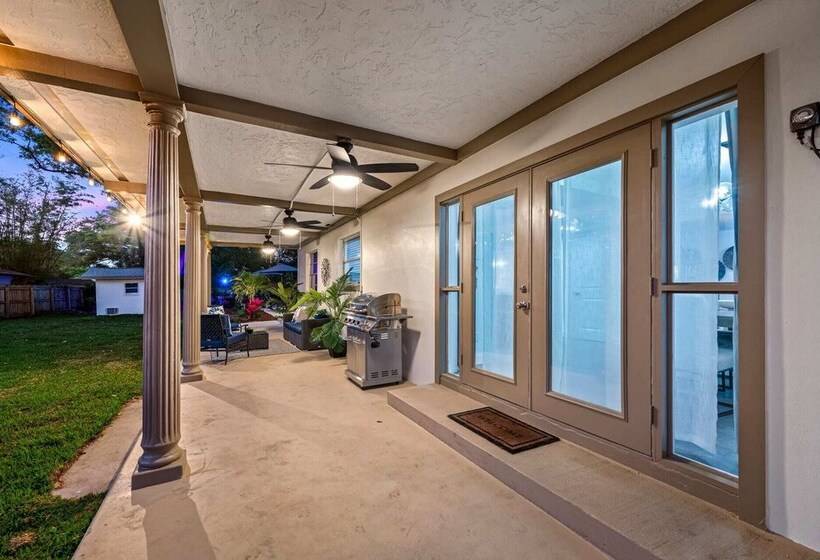 Luxe Largo Retreat: Pool, Games, Basketball & More