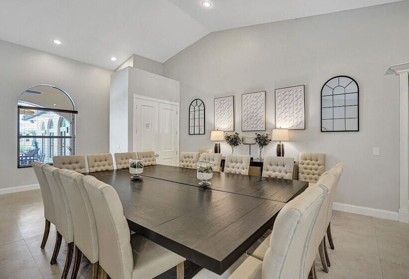 Luxury 8 Br With Pool & Mini Golf & Soccer