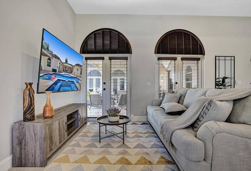 Luxury 8 Br With Pool & Mini Golf & Soccer