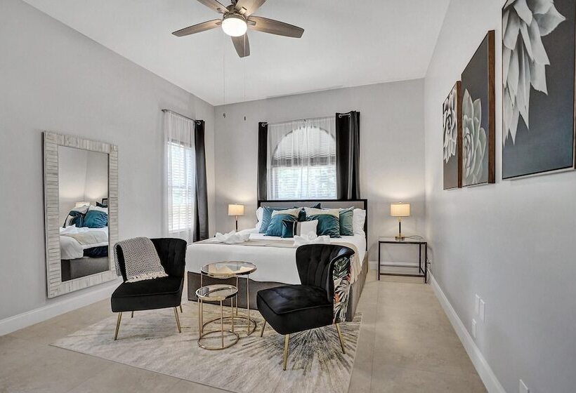 Luxury 8 Br With Pool & Mini Golf & Soccer