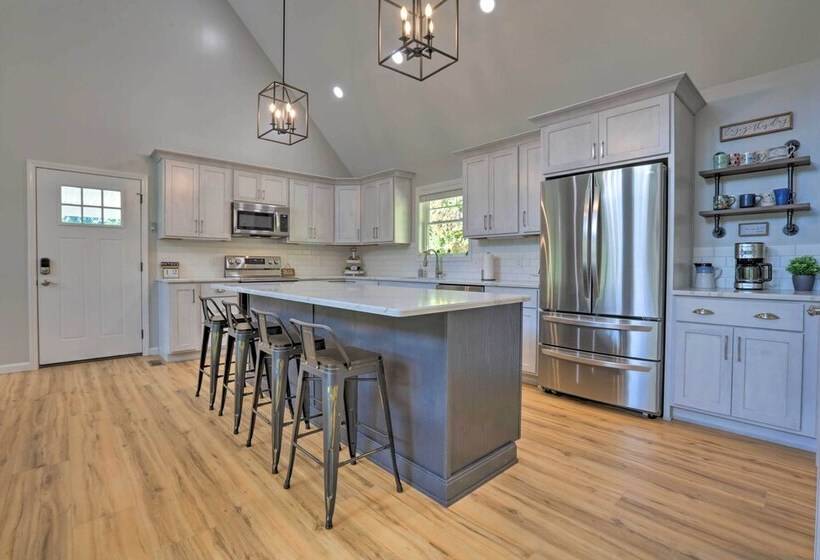 Rough River Lake House W/ Dual Primary Suites!