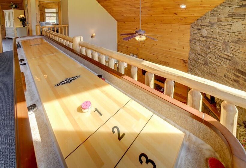 Maggie Valley Cabin W/ Private Hot Tub & Game Room