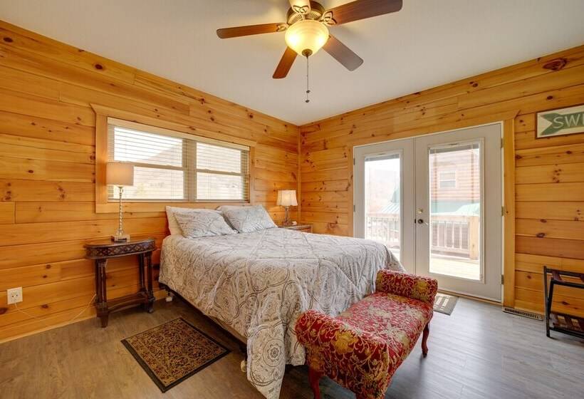 Maggie Valley Cabin W/ Private Hot Tub & Game Room