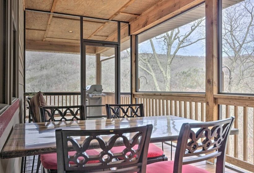 Maggie Valley Home W/ Mtn Views & Screened Porch!