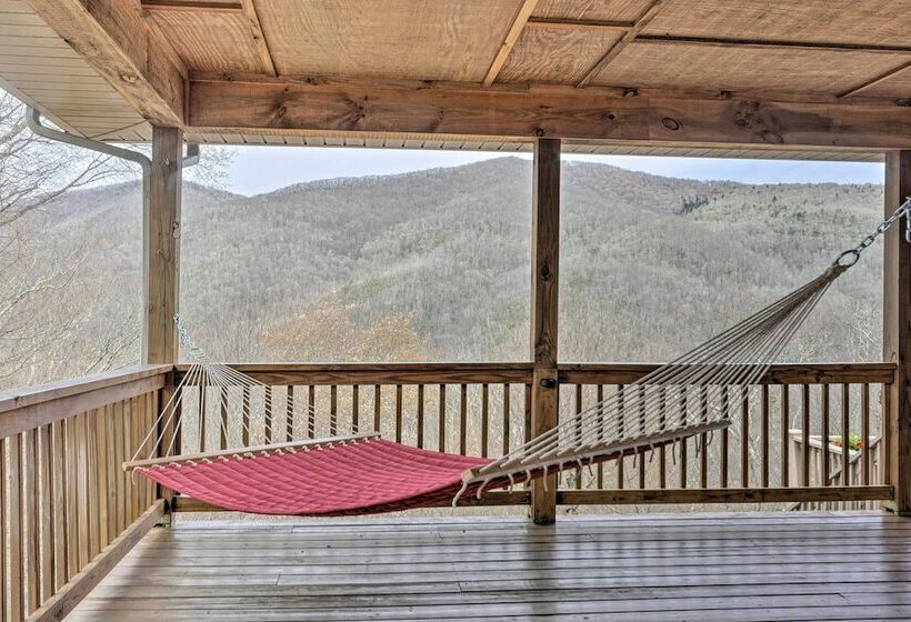 Maggie Valley Home W/ Mtn Views & Screened Porch!
