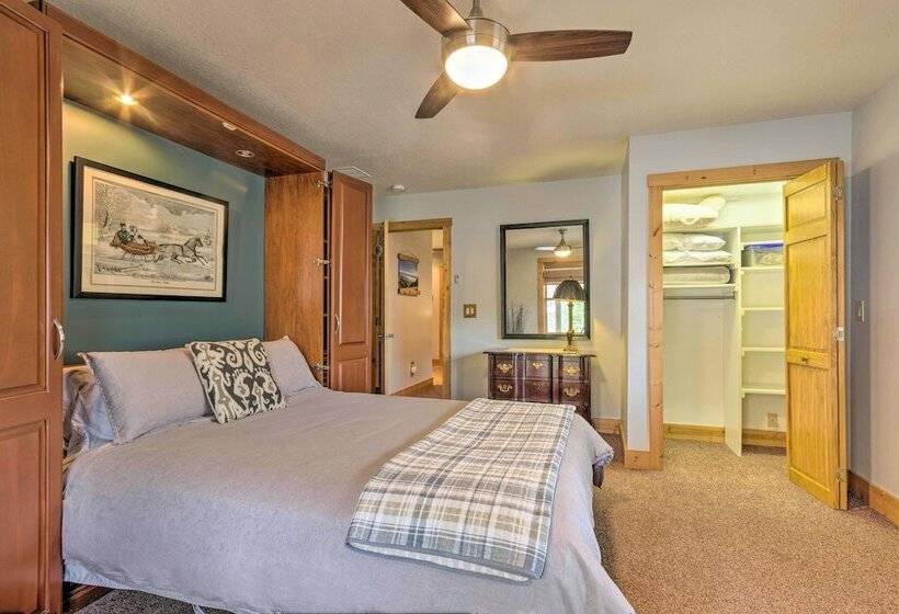 Maggie Valley Home W/ Mtn Views & Screened Porch!