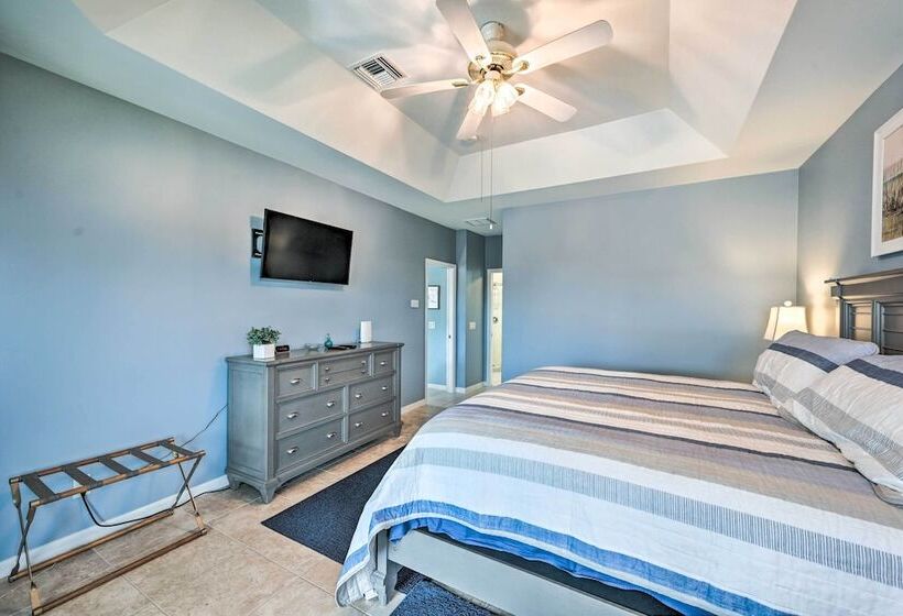 Marco Island Home W/ Southwest Sun & 2 Mi To Beach