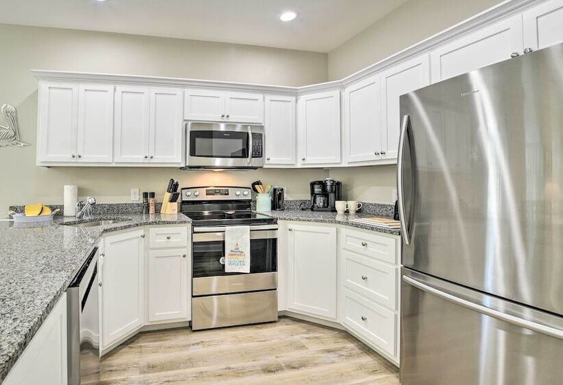 Modern Escape In The Heart Of Murrells Inlet