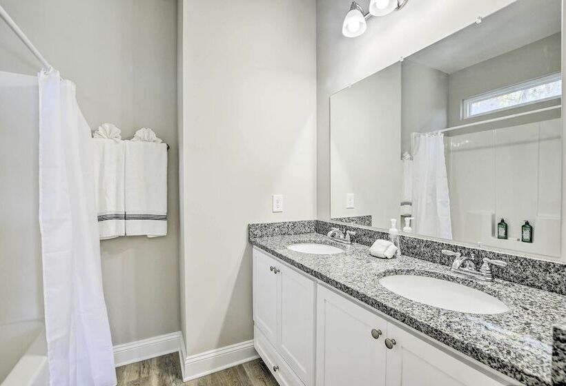 Modern Escape In The Heart Of Murrells Inlet