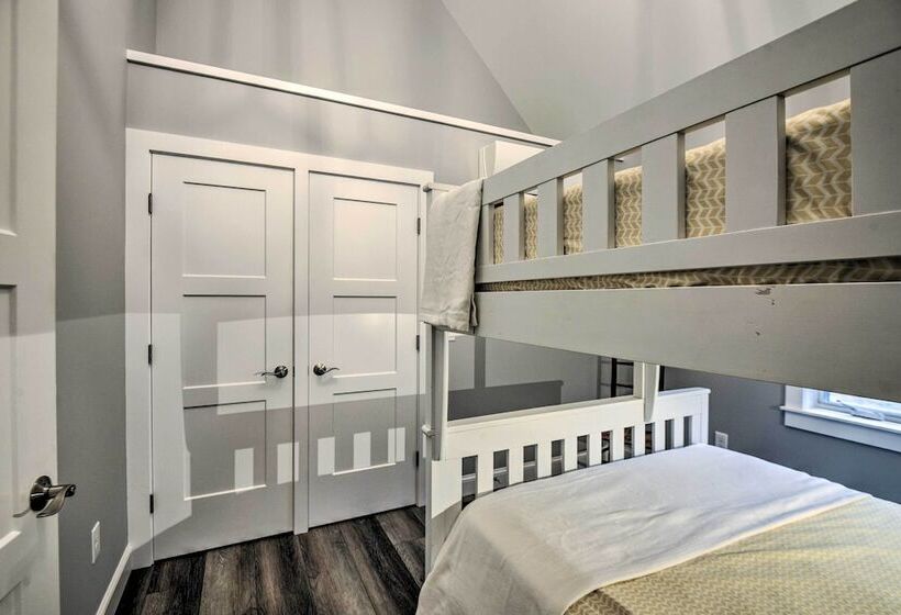 Modern Francestown Retreat On Scobie Pond!