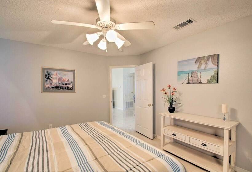 Modern Gulf Breeze Retreat ~ 4 Mi To Beaches!