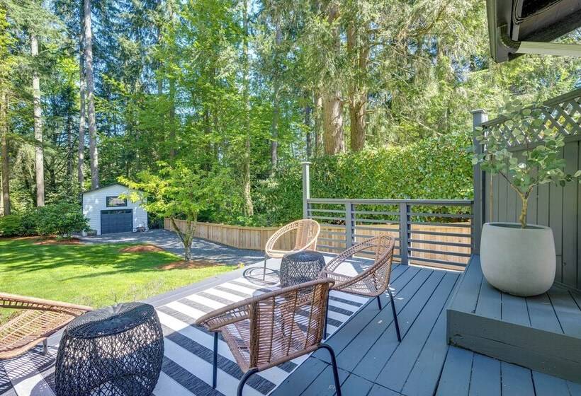 Modern Home: 3 Miles To Woodinville Wine Country!